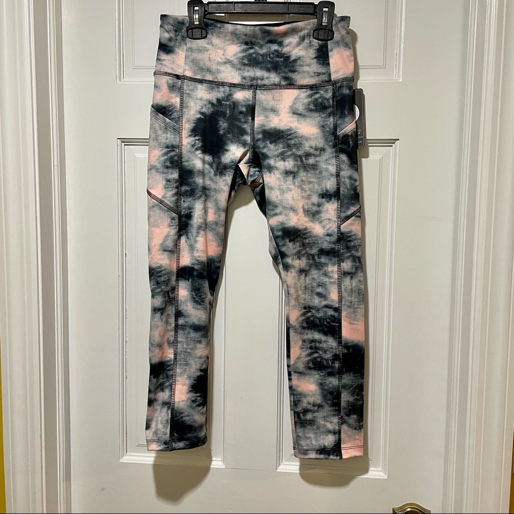 VOGO Athletica Crop Workout Leggings